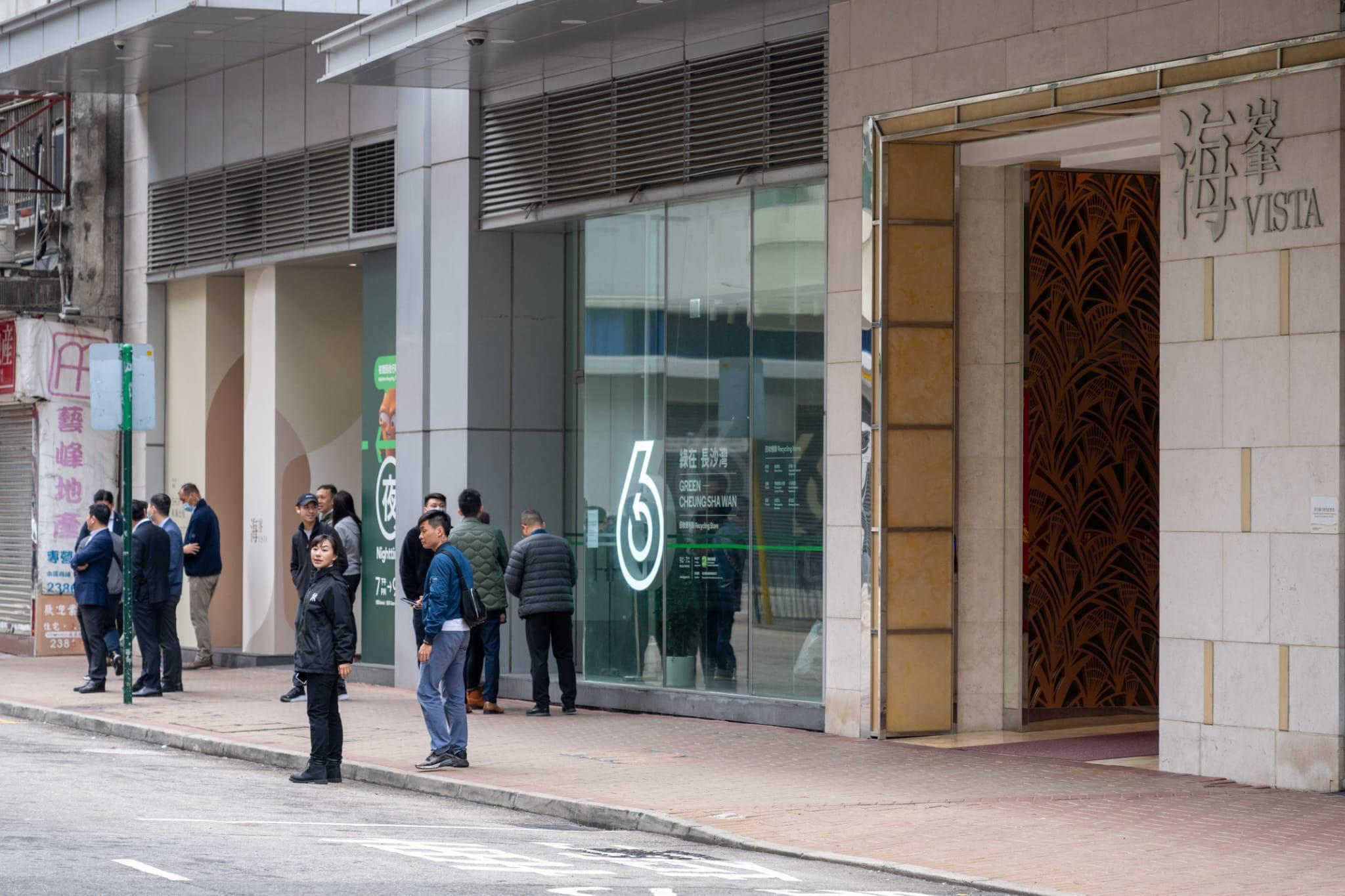 深水埗海峯附近一帶保安明顯加強。(陳奕釗攝)