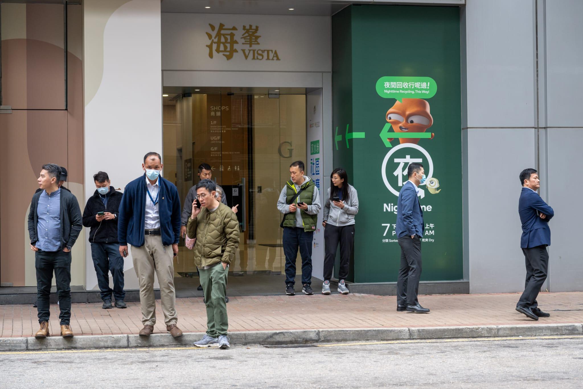 深水埗海峯附近一帶保安明顯加強。(陳奕釗攝)