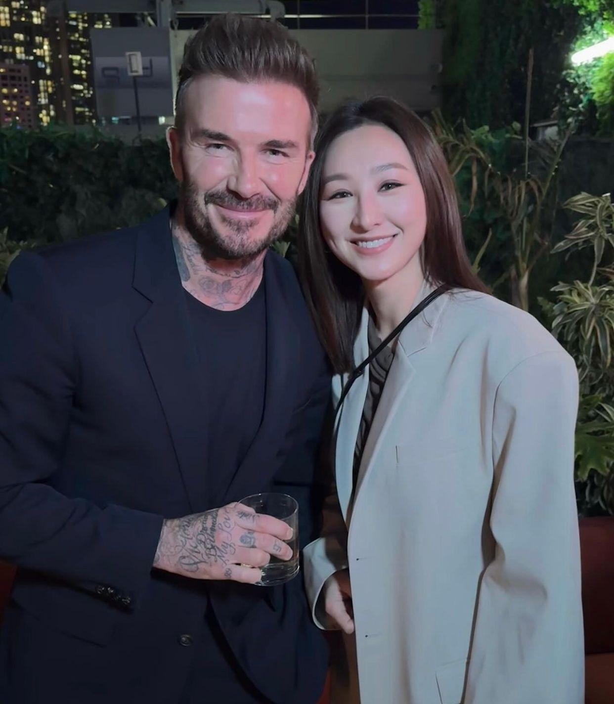 高Ling日前成功與國際邁阿密班主碧咸合照。