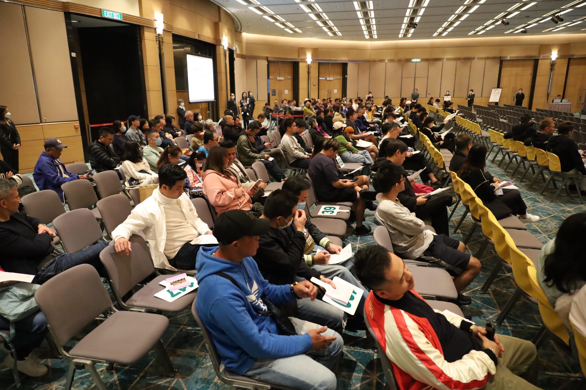 運輸署新春車牌拍賣今日(25日)舉行。(鍾式明攝)