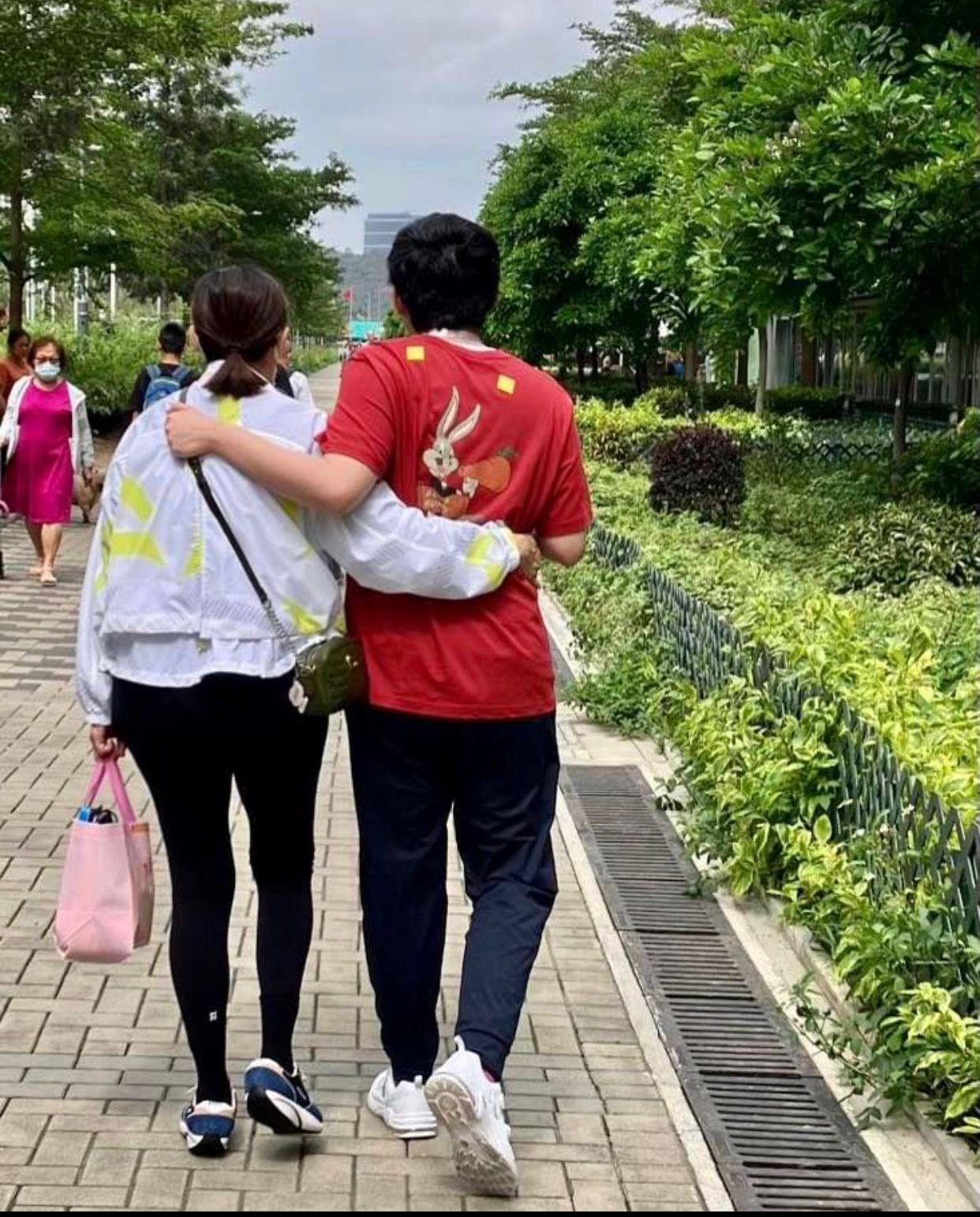 倪詩蓓多年來與囝囝相依為命。