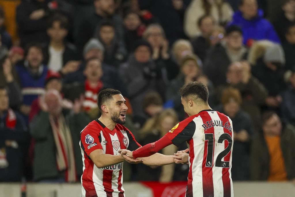 英超曼城以3︰1反勝賓福特,賓福特仍要為護級而戰。(美聯社)