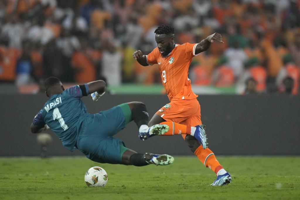 非洲盃|科特迪瓦憑抗癌鬥士賀拿入球,以1︰0挫剛果民主共和國晉決賽。(美聯社)