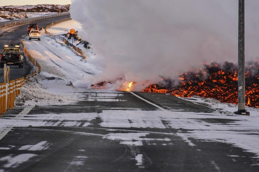 冰島火山爆發