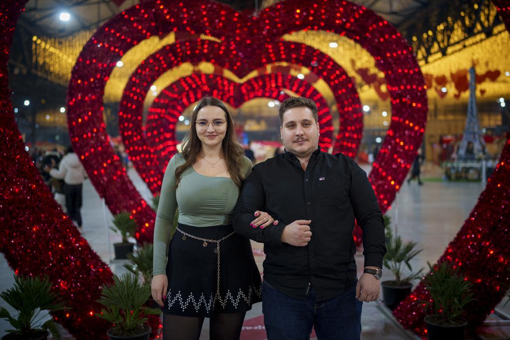 羅馬尼亞一對情侶在情人節前夕預演婚禮。(美聯社)