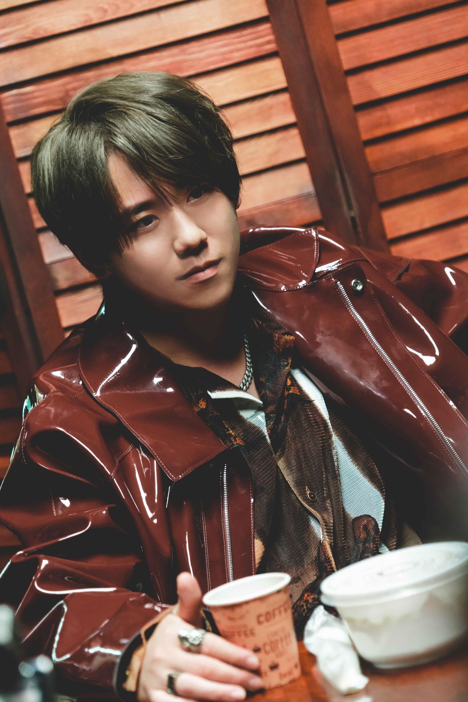 姜濤首次演反派萊叔。(《盜月者》劇照。)