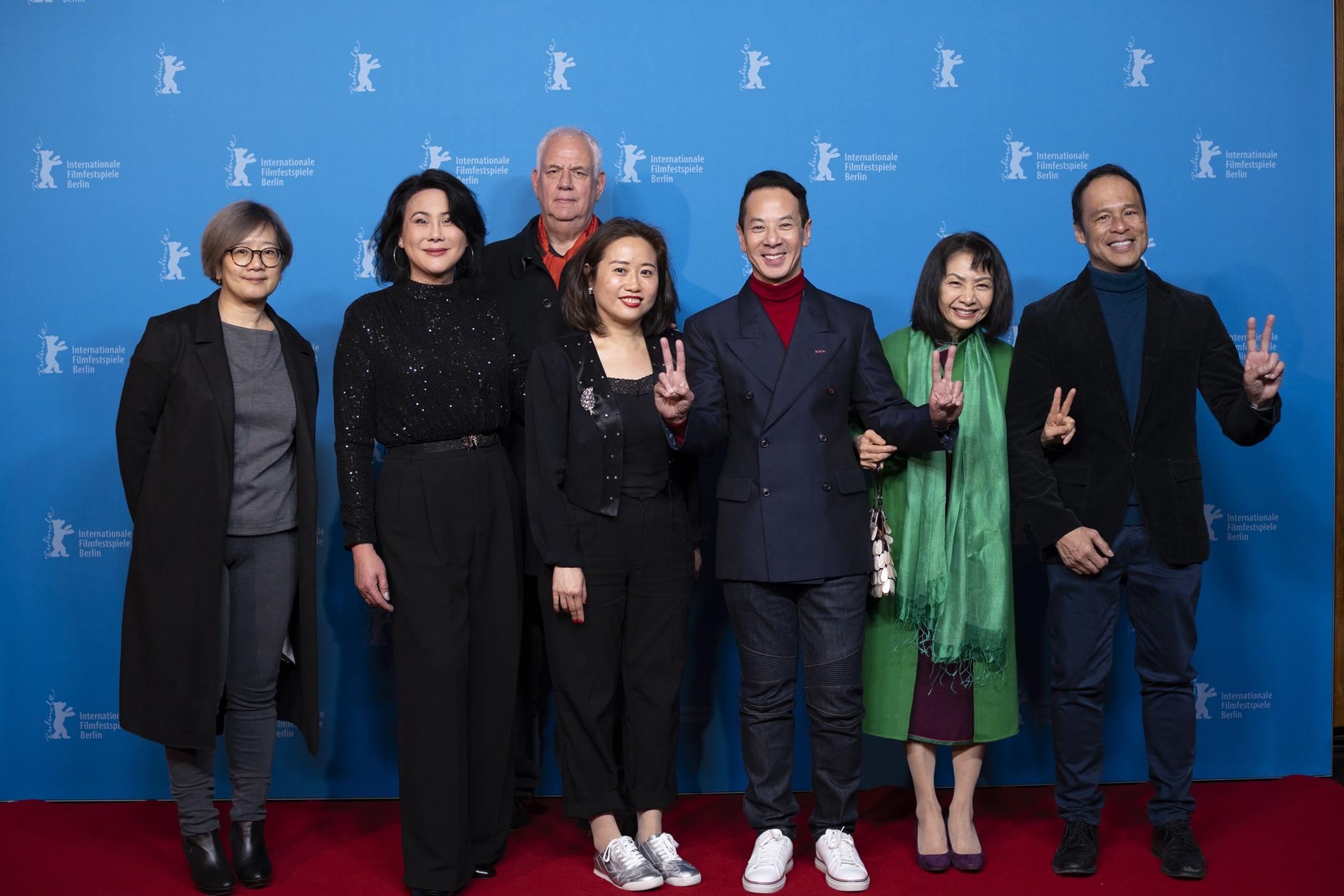 《從今以後》導演楊曜愷和女主角區嘉雯齊齊出席於柏林影展舉行的世界首映。