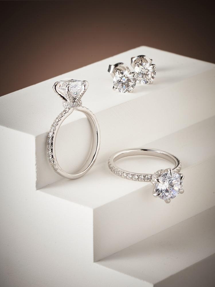 111Jewelers會根據個人的獨特喜好量⾝定制的個人客製化創作出最獨特的產品,讓你隨時隨地表達創造⼒和個性。