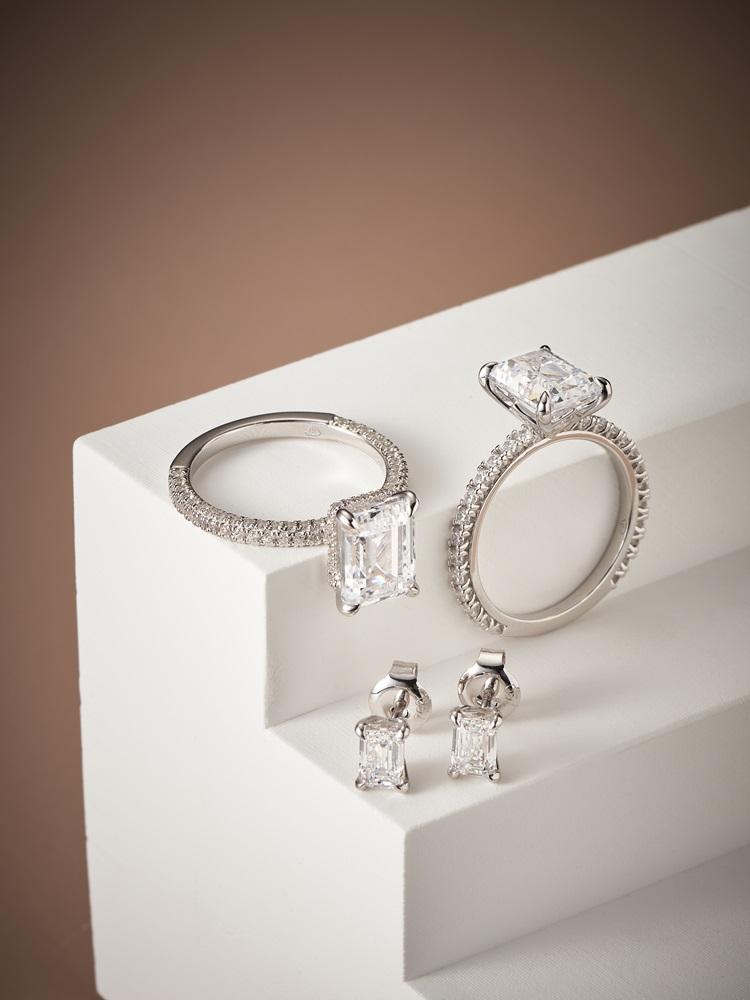 111Jewelers會根據個人的獨特喜好量⾝定制的個人客製化創作出最獨特的產品,讓你隨時隨地表達創造⼒和個性。