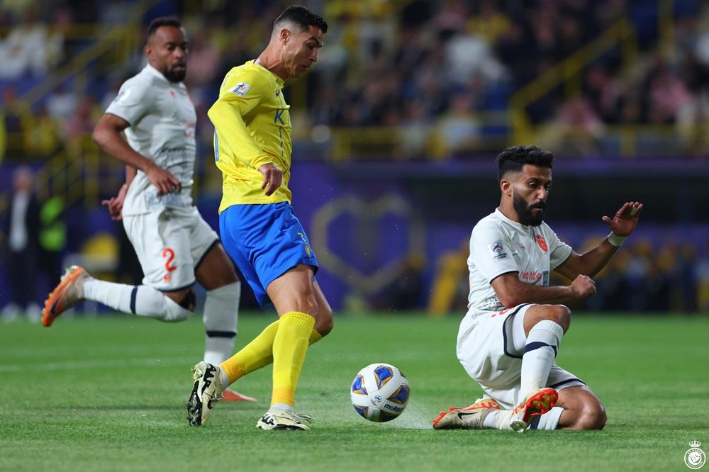 艾納斯次回合2:0贏艾費哈。(艾納斯X)