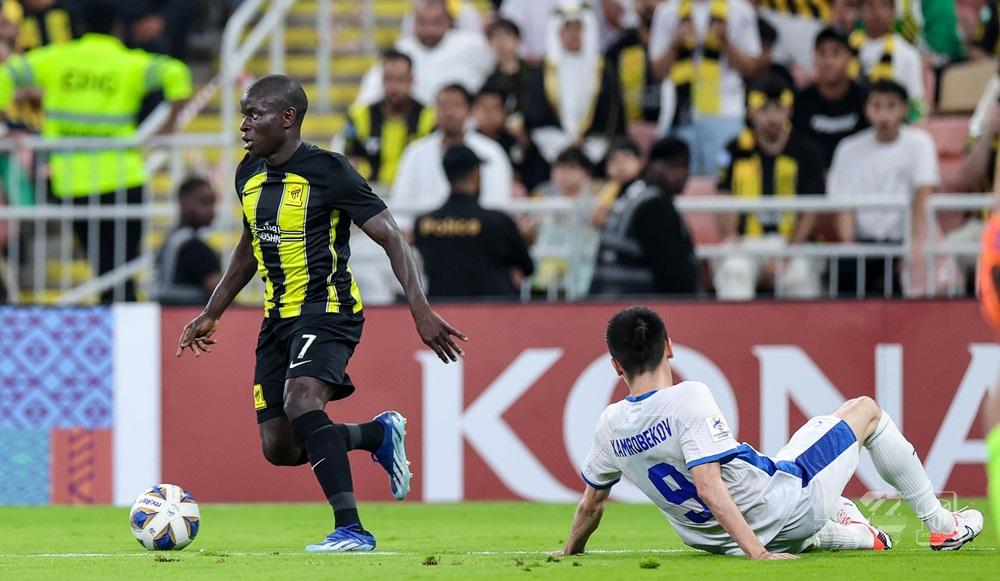 伊蒂哈德次回合2:1贏納曼干新春。(伊蒂哈德X)