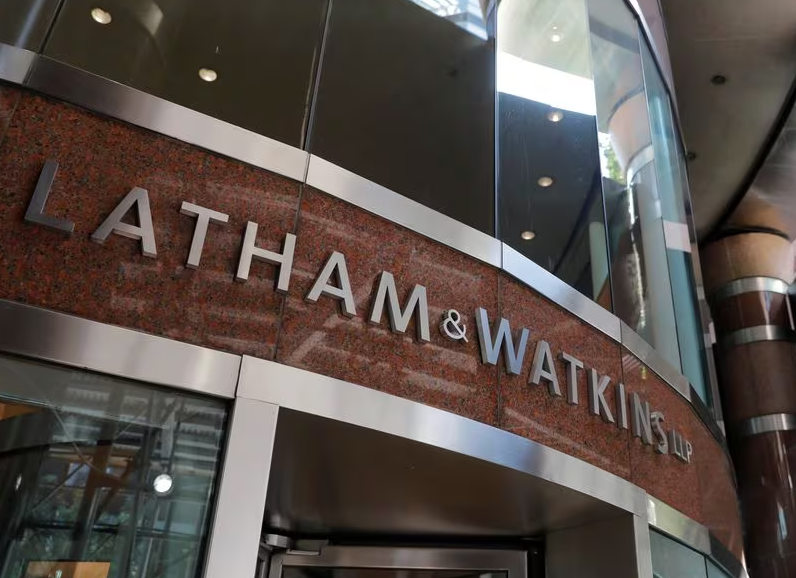 英國《金融時報》報道,全球第二大律師行、美國瑞生律師事務所(Latham & Watkins)決定,禁止香港員工瀏覽其國際數據庫,切斷對美國、歐洲、中東及亞洲數據庫內容的預設存取權限。(路透社資料圖片)
