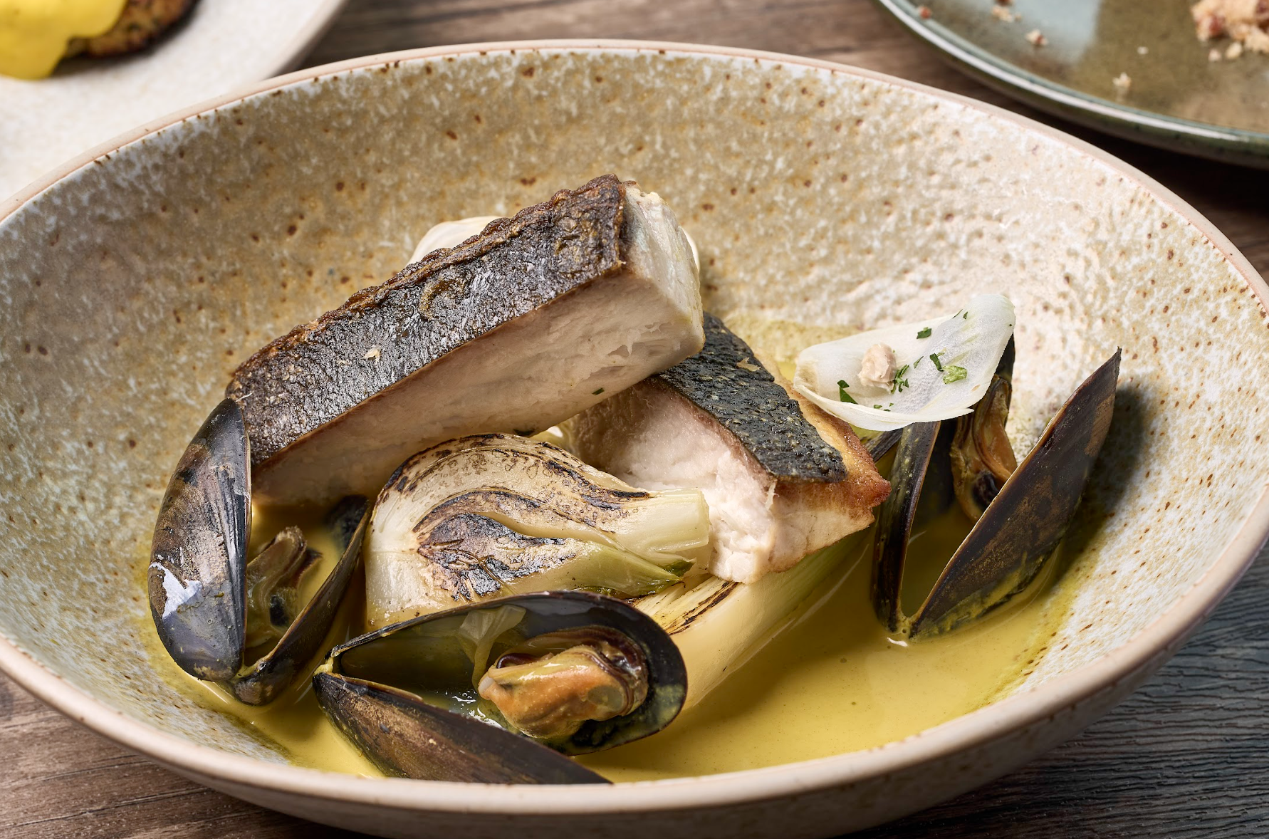 熟成油甘魚:配燒韭菜、茴香、番紅花及青口忌廉汁