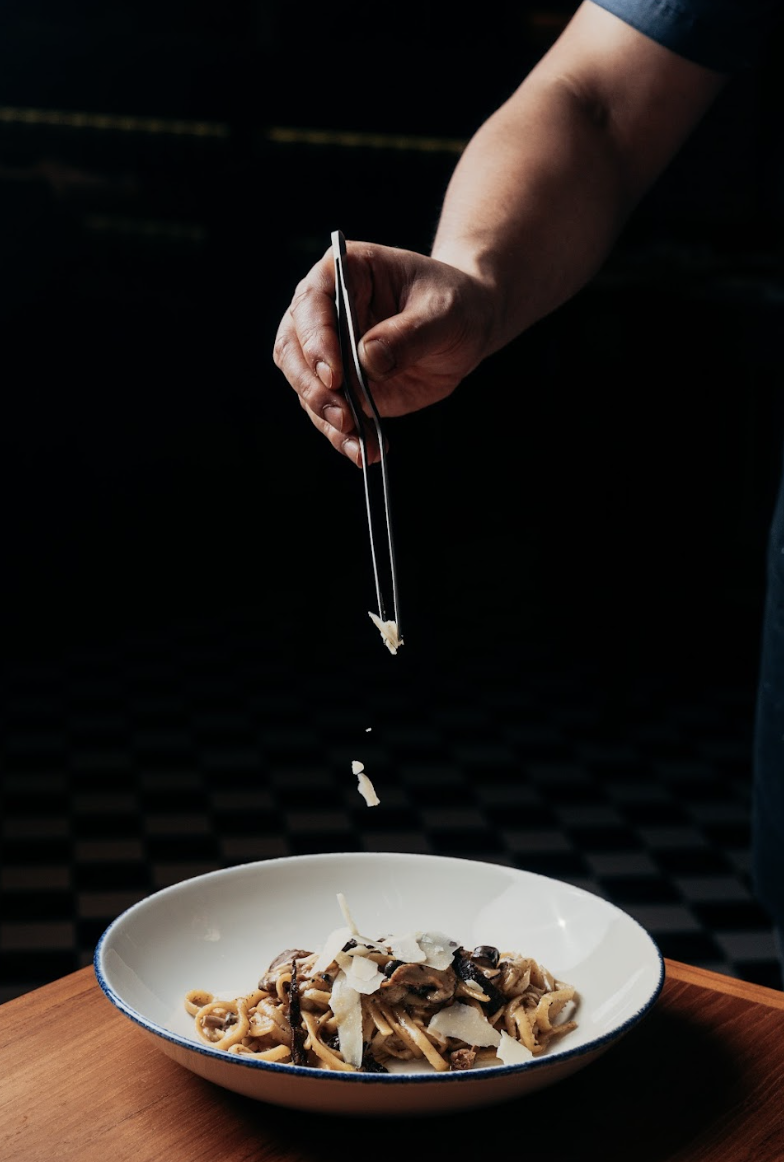 自家手工製松露雜菇扁意粉配松露汁,款款各有特色
