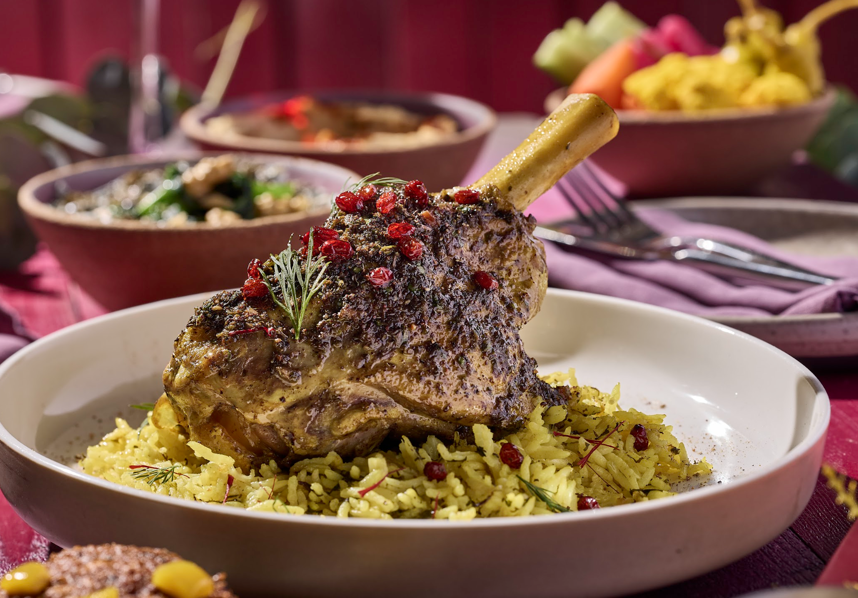 使用獨特香料醃煮Lamb Shank烤羊腿,底層鋪上混合印度香米、Barberry米、香料及堅果等,讓味道及香味層次變得更為細膩