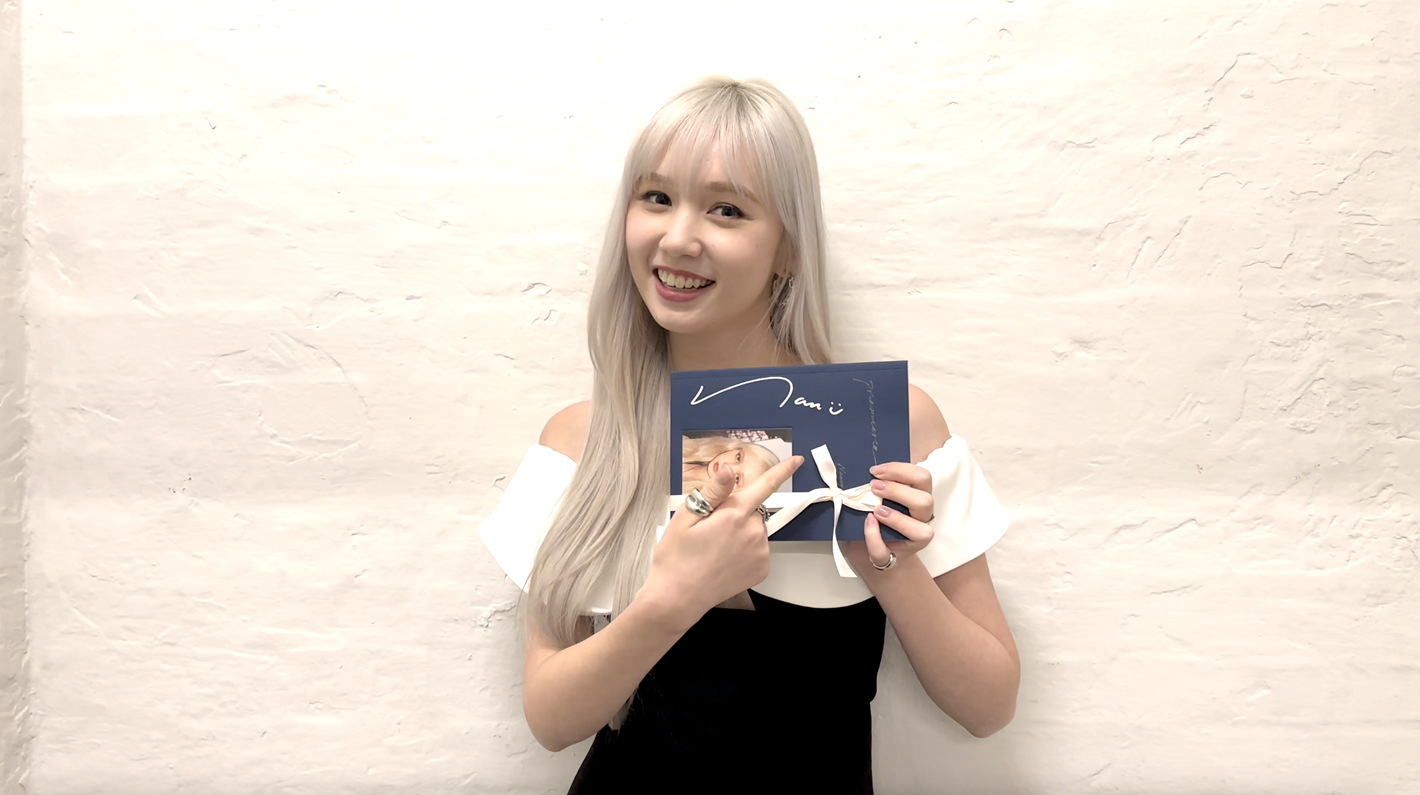 Nancy Kwai特地贊研簽名,決定以Nan作為簽名模式。