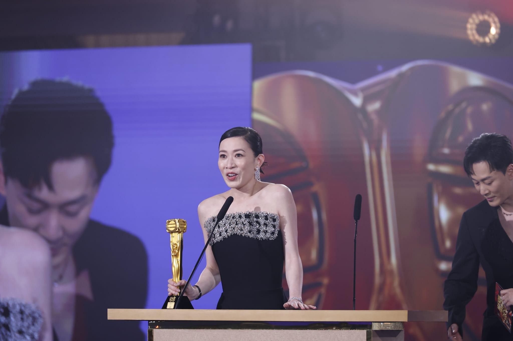 佘詩曼憑《新聞女王》演「Man姐」一角第三度獲封視后。