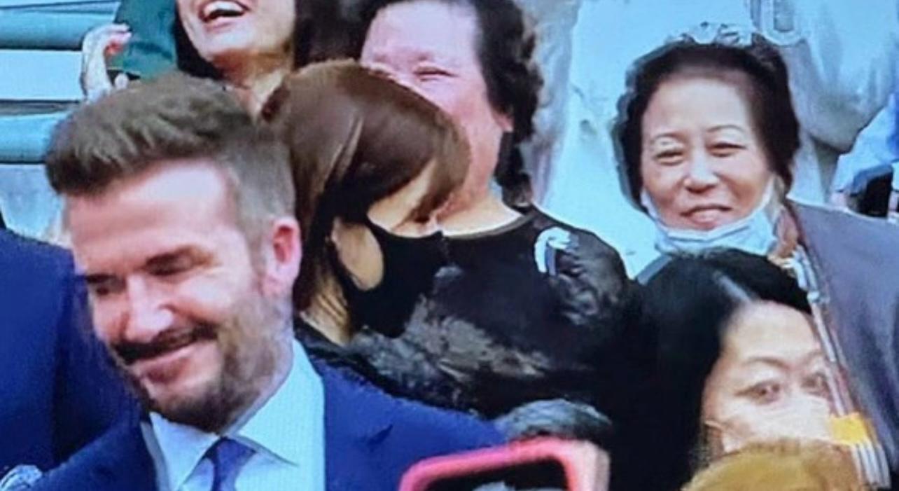 姜濤在社交平台po姜媽心心眼碧咸的電視截圖。