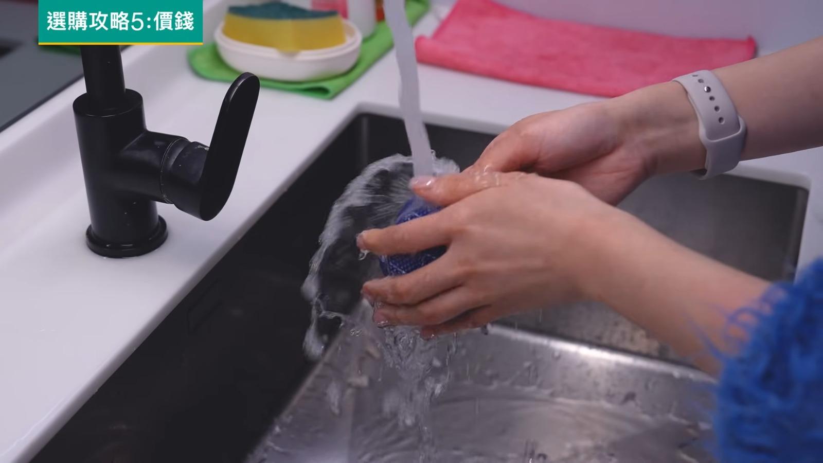 購買直立式吸塵機攻略,要考慮價錢。