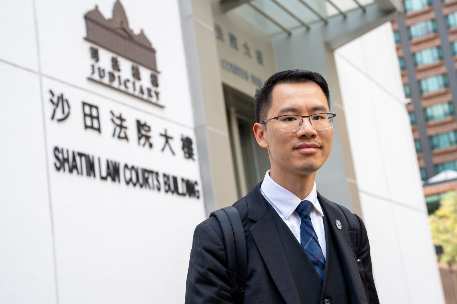 代表王青霞的謝偉俊律師行江迪智律師(陳奕釗攝)