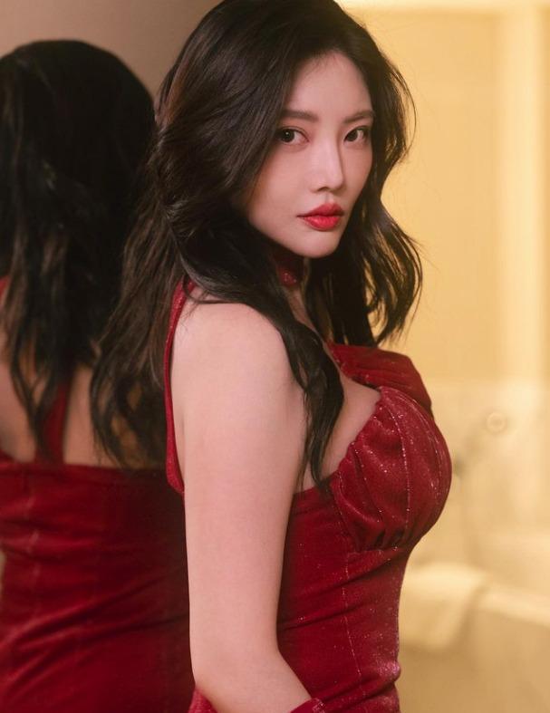 徐冬冬身材突出,也是晶女郎之一。(徐冬冬IG)