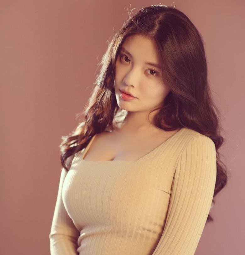 徐冬冬身材突出,也是晶女郎之一。(徐冬冬IG)