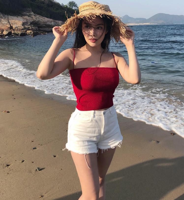 徐冬冬身材突出,也是晶女郎之一。(徐冬冬IG)