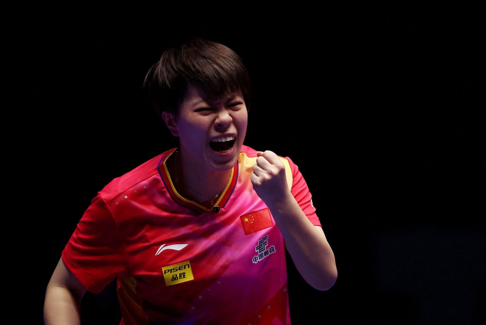 乒乓團體世錦賽女團決賽,中國的孫穎莎、陳夢、王曼昱、王藝迪、陳幸同 挫日本封后(路透社)