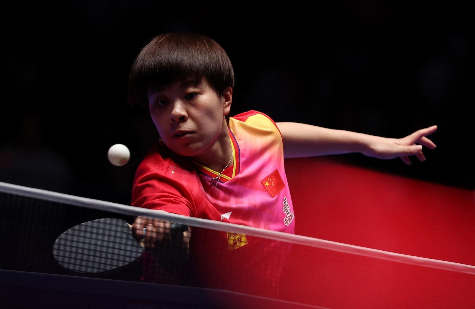 乒乓團體世錦賽女團決賽,中國的孫穎莎、陳夢、王曼昱、王藝迪、陳幸同 挫日本封后(路透社)