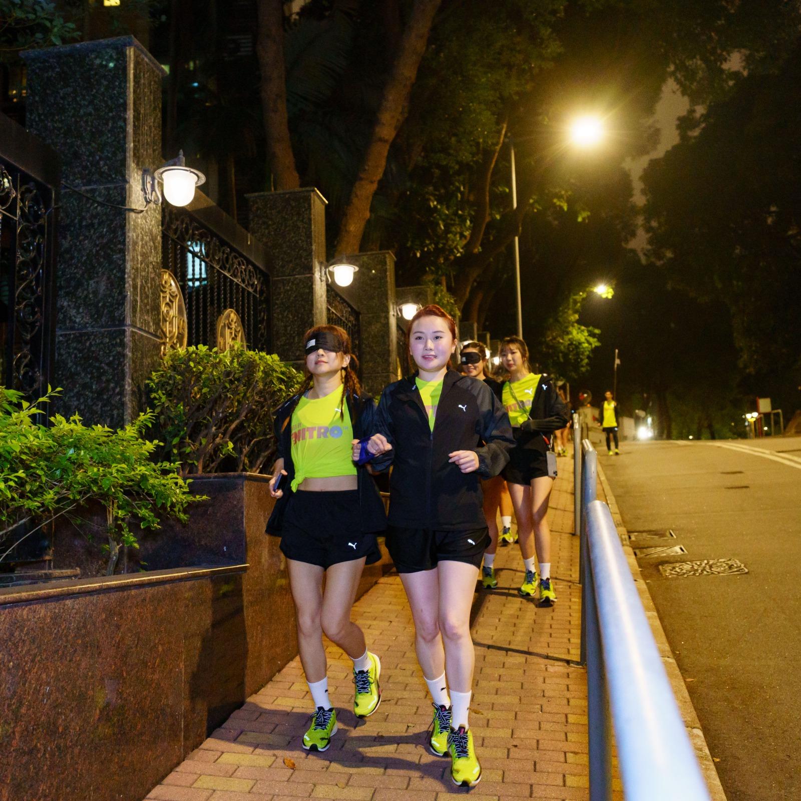 本地視障全馬跑手Inti Fu現身支緩視障人士 演示領路法及領跑法