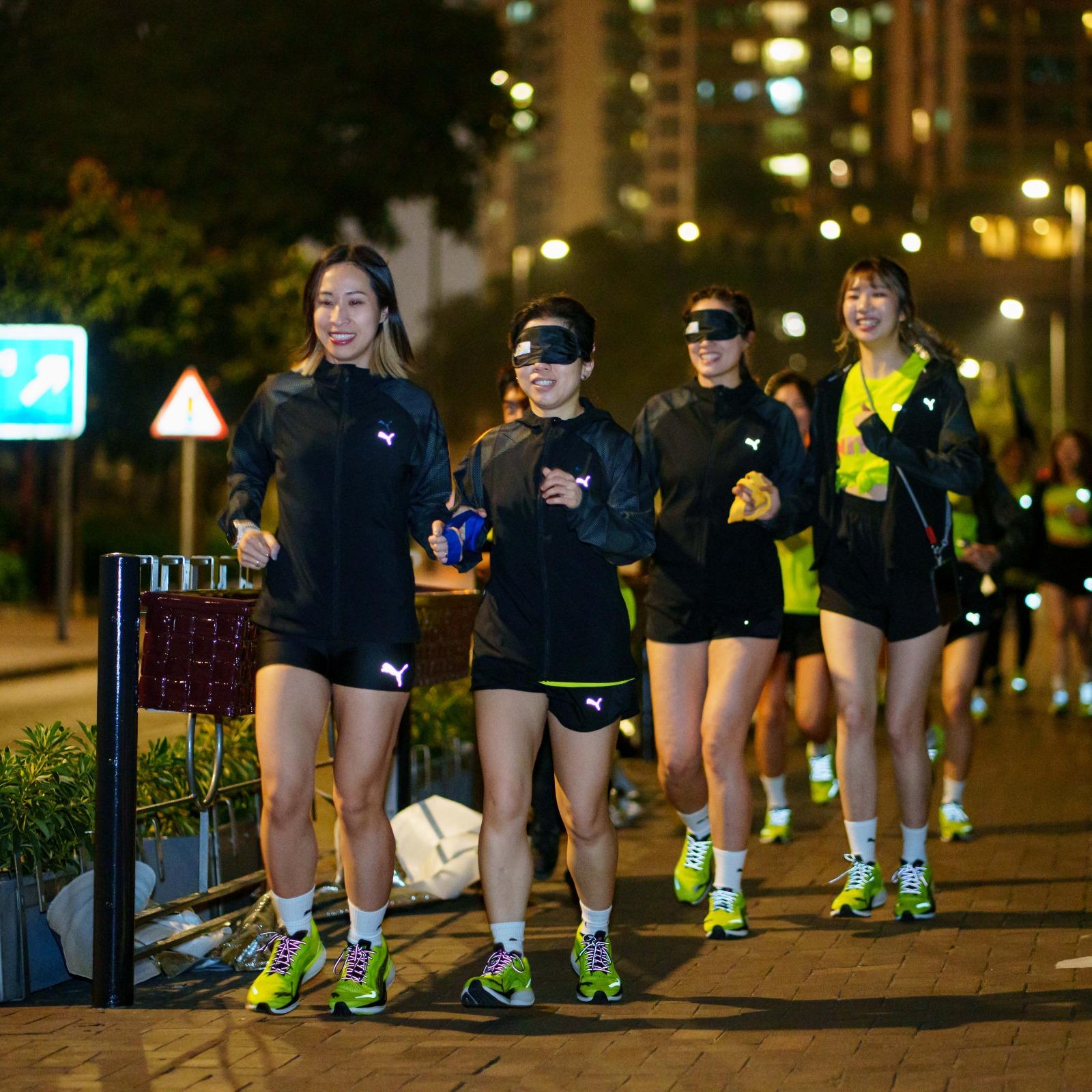 本地視障全馬跑手Inti Fu現身支緩視障人士 演示領路法及領跑法