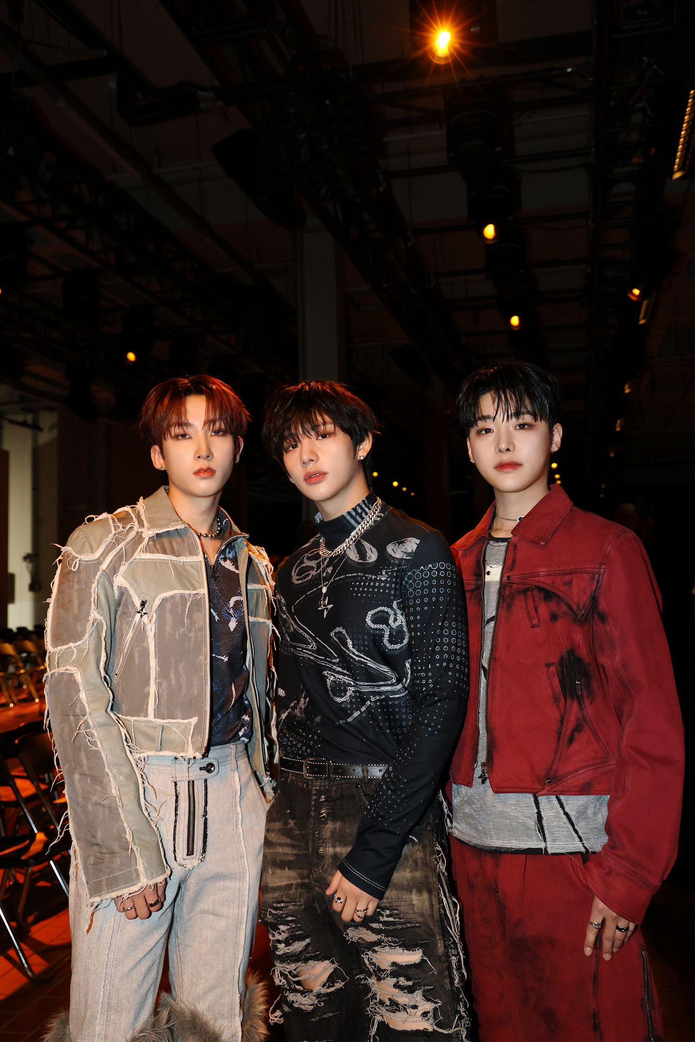 香港成員SING偕XODIAC隊友一同現身時裝騷成座上客。