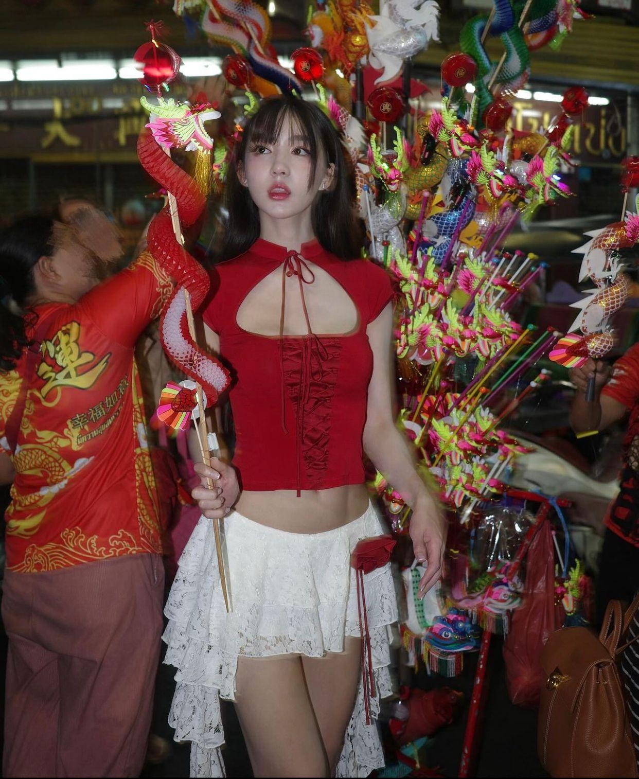 農曆新年期間,Yoshi上載多輯靚相滿足廣大網民。