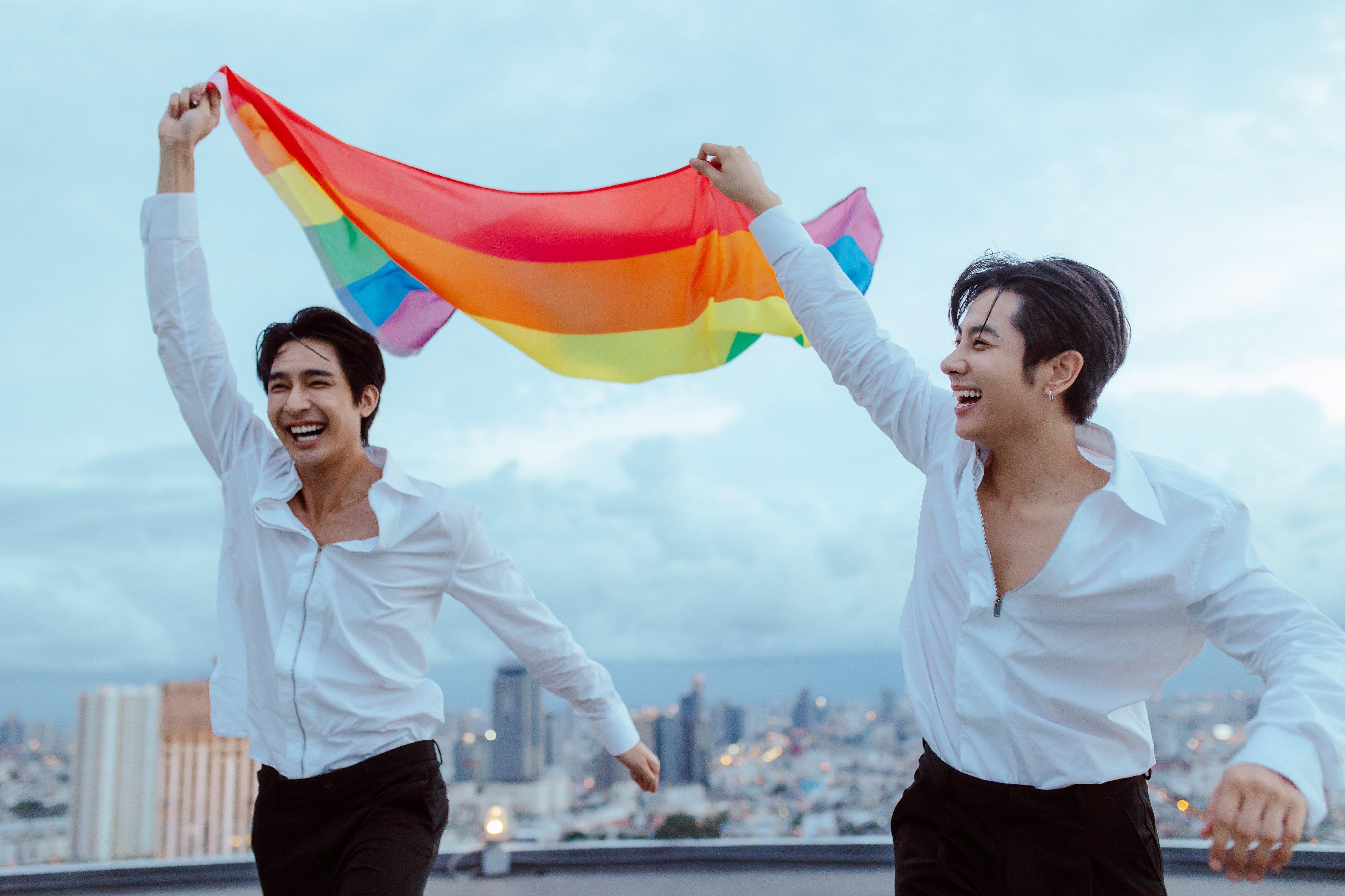 EarthMix屬泰國BL界人氣偶像,去年亦有來港開粉絲見面會。