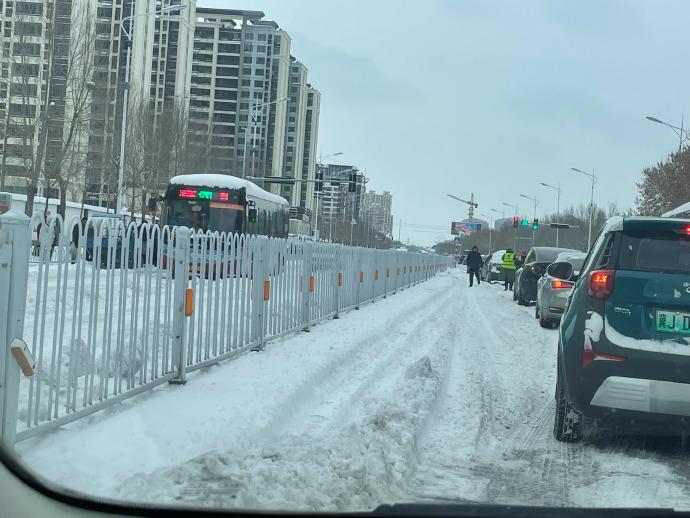 龍年第一場雪|內地維持暴雪黃色和冰凍黃色預警 料至周五仍受寒潮影響(微博圖片)