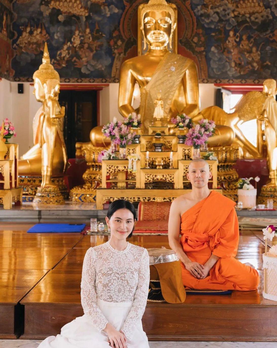 Ter剃頭剃眉做功德,女友亦出席出家儀式。