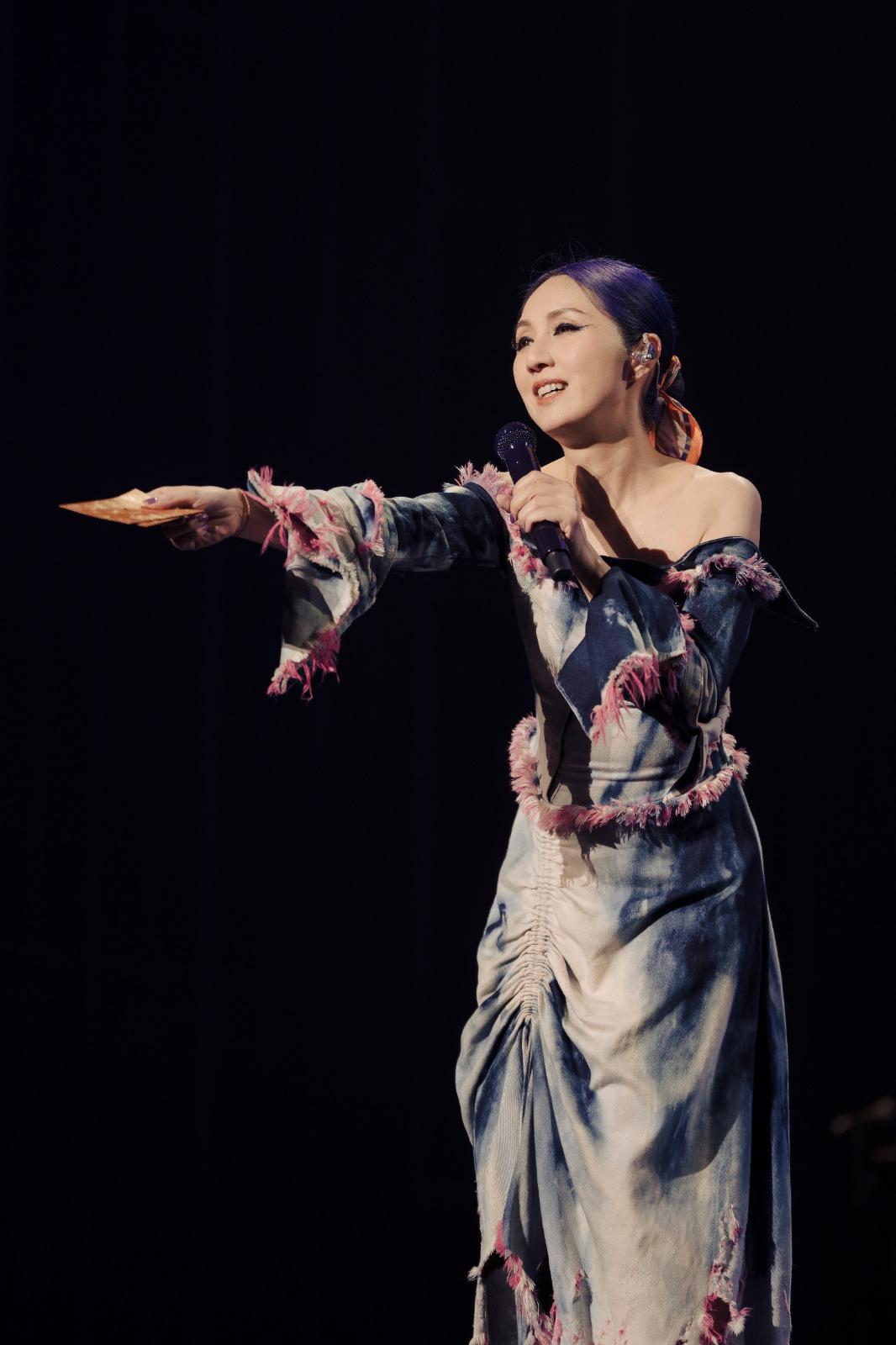 楊千嬅在澳門銀河綜藝館舉行兩場《楊千嬅MY TREE OF LIVE世界巡迴演唱會》。