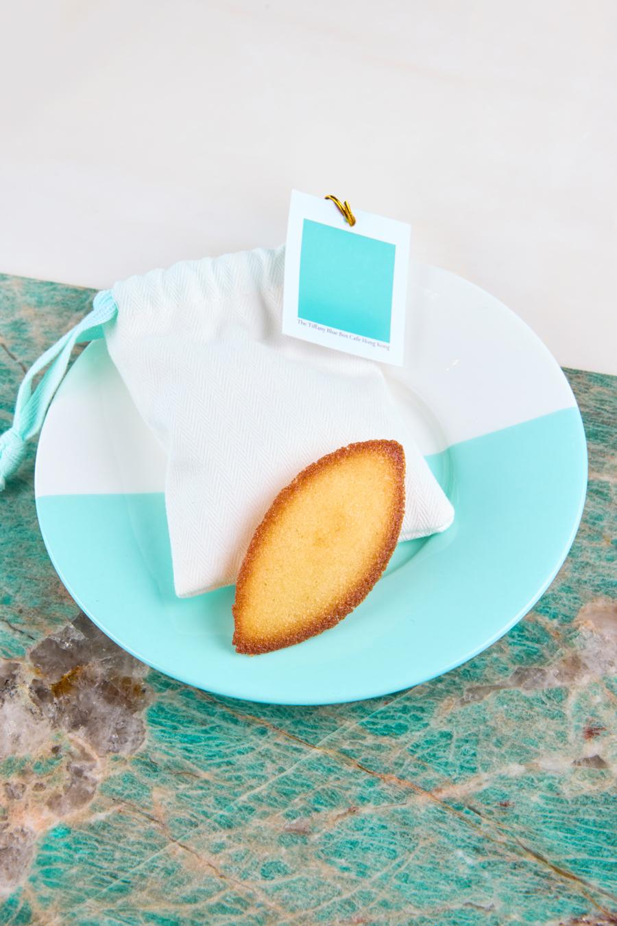 凡於3月惠顧期間限定下午茶及晚餐,將獲得精選甜入心禮品一份