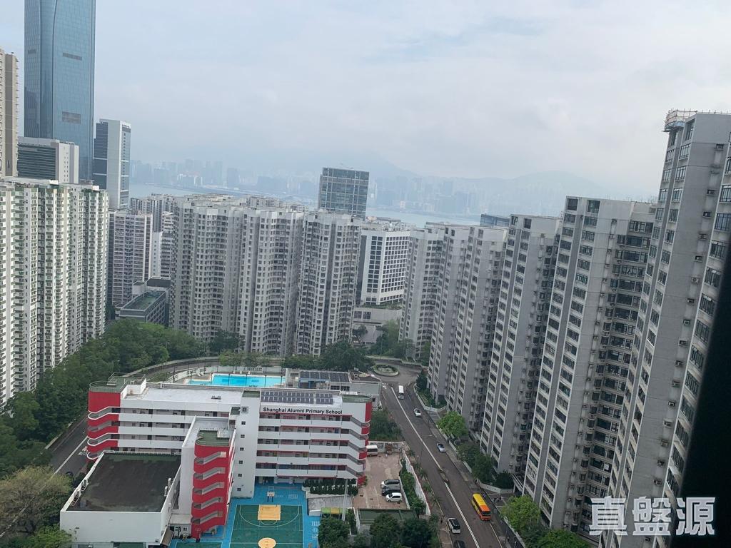 單位主要望海景及學校,景致開揚。(代理提供)