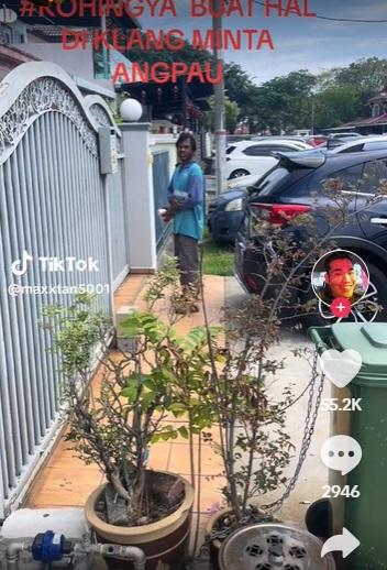 清潔工按門鈴向住戶討利是。(互聯網)