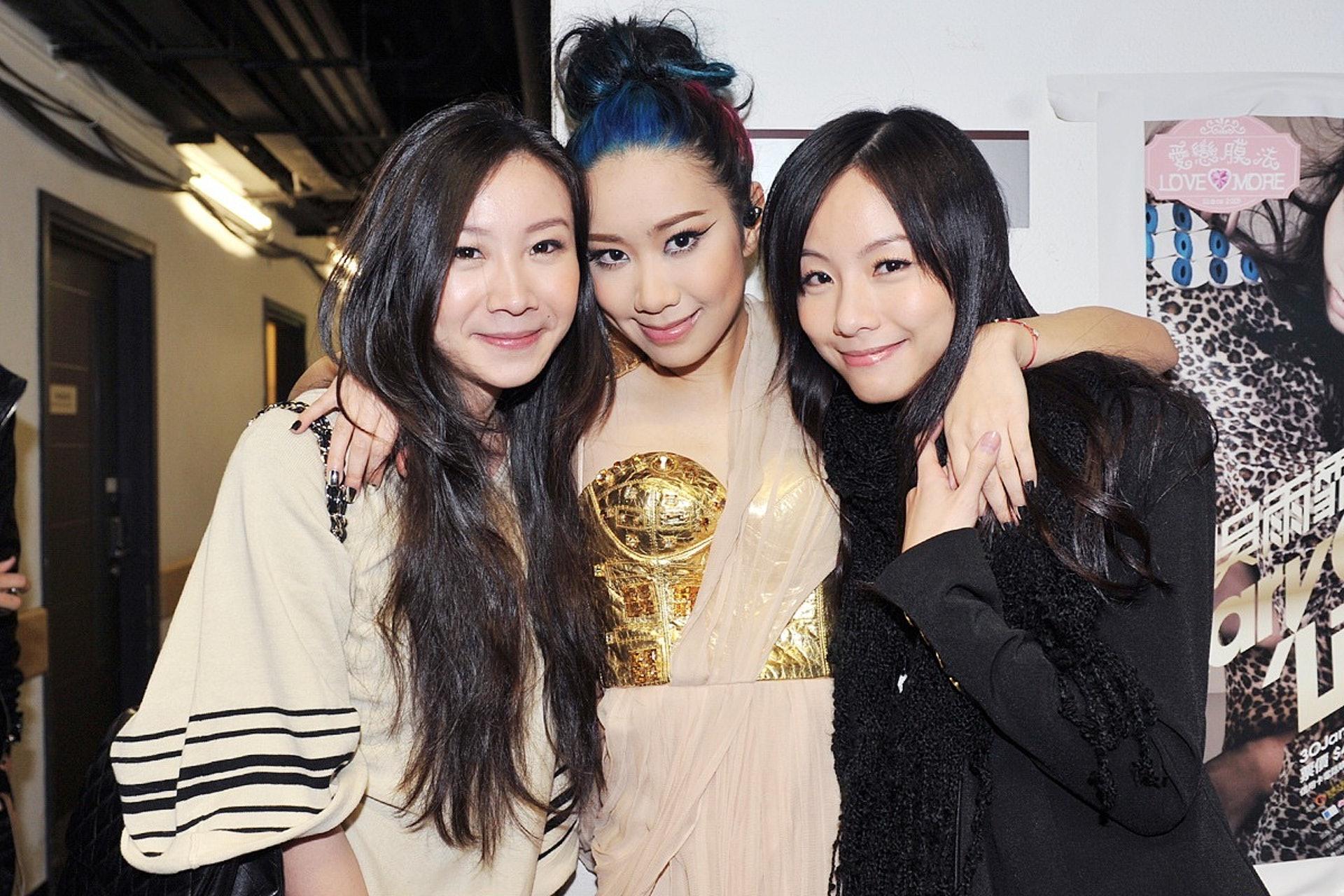 2012年Kary舉行演唱會時,Theresa因為身在台北拍劇未能到場支持。