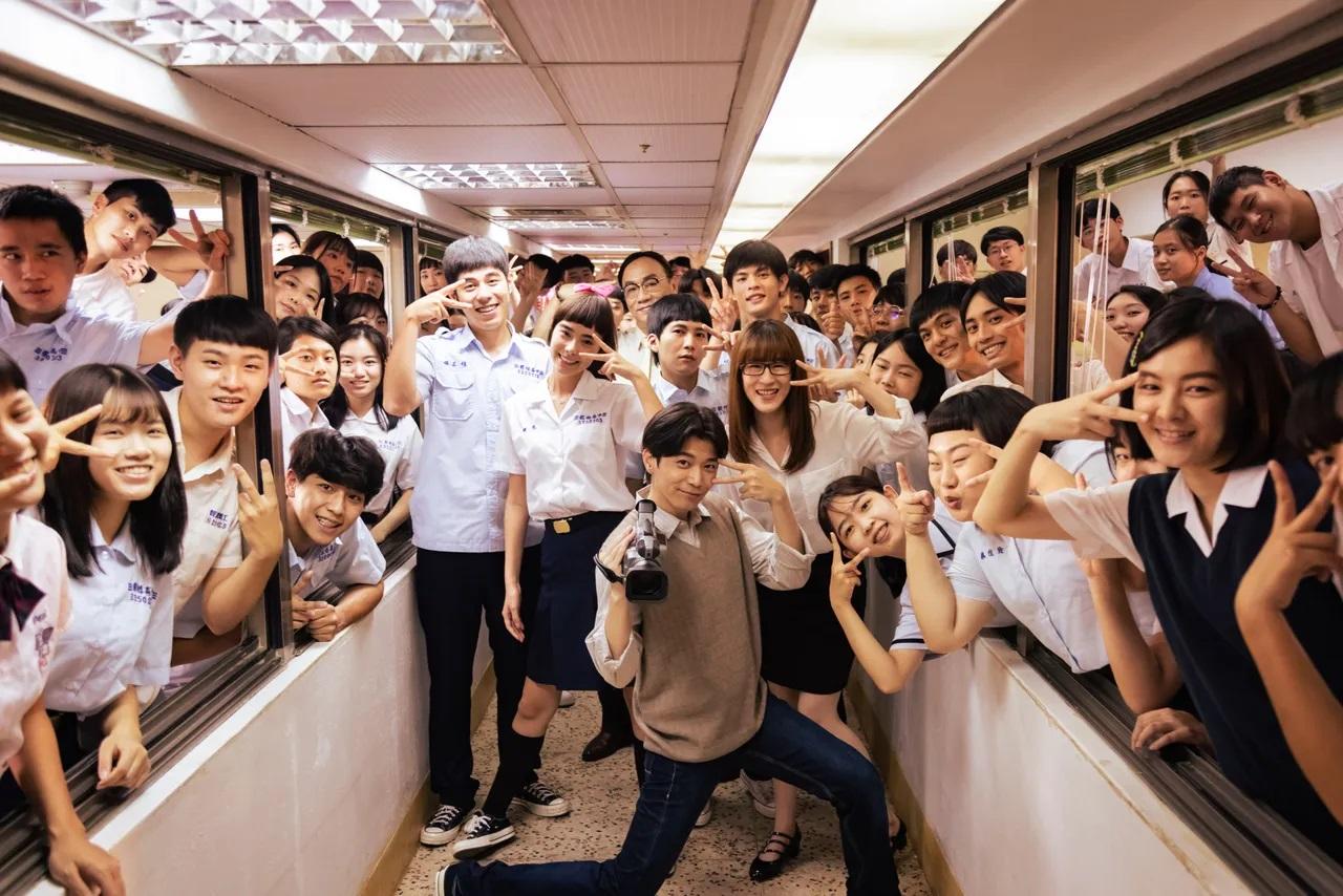 台灣電影《成功補習班》把《Monica》採用成片中歌曲。