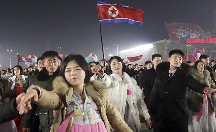 平壤民眾參與2023除夕倒數與迎接新年活動。(資料圖片)