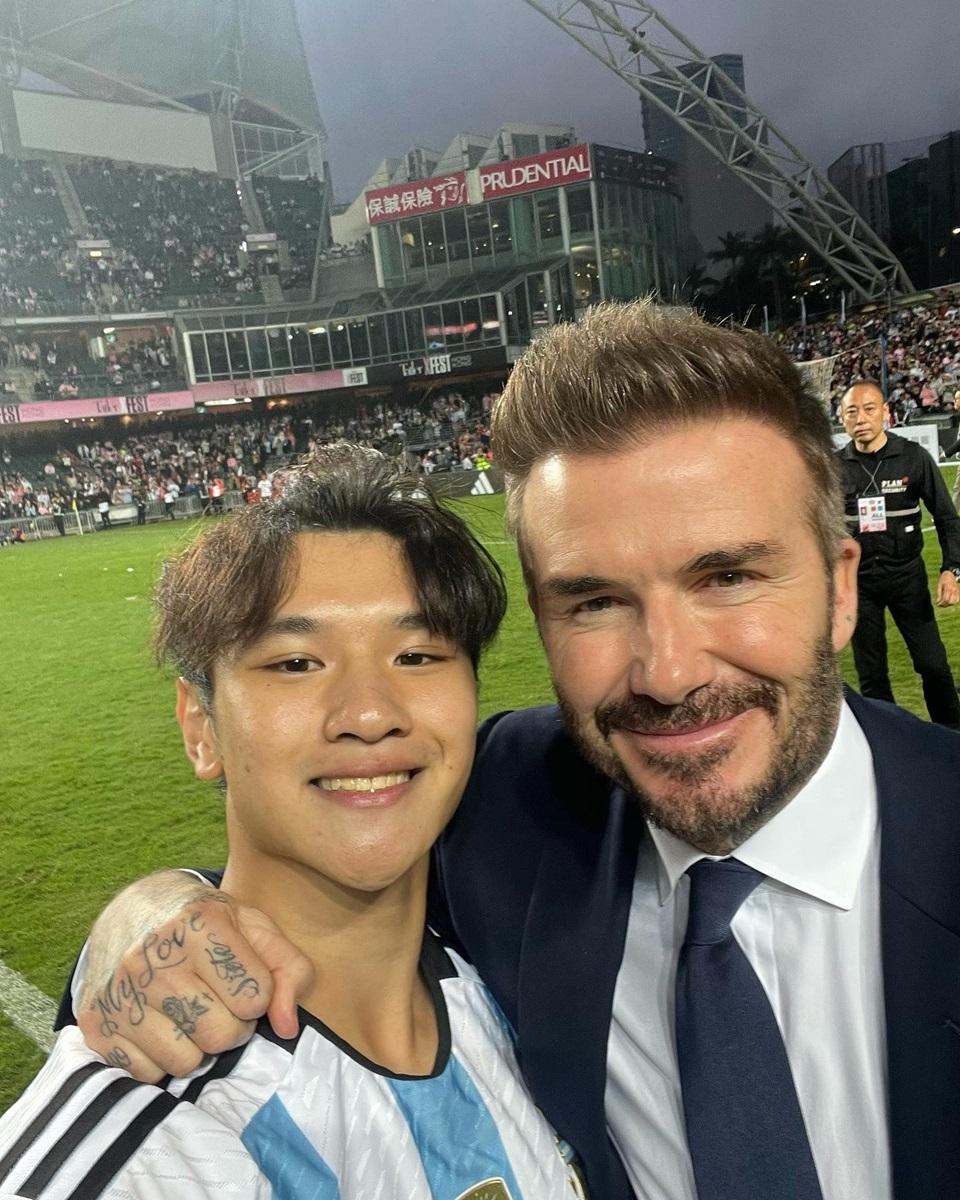 Sam Lai成功衝入球場與碧咸自拍。(Sam Lai Instagram圖片)