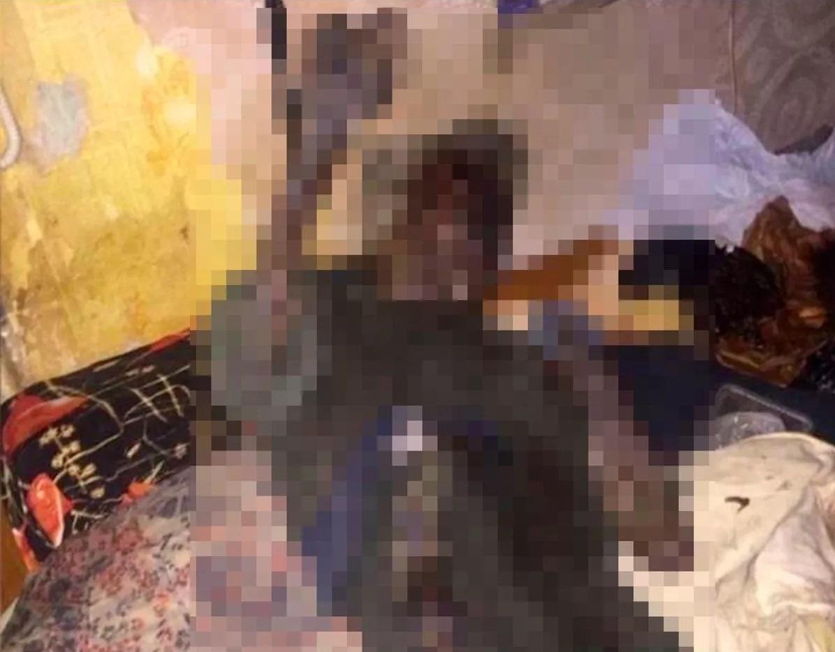 丈夫的遺體在床上。圖片經過馬賽克處理。(互聯網)