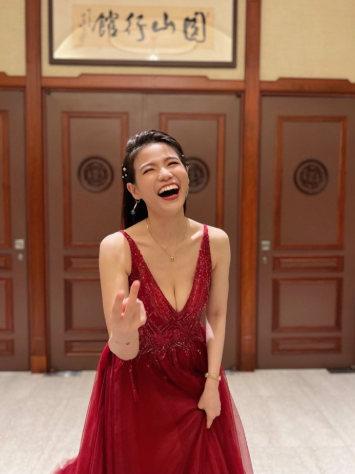 蘿莉塔自爆曾被劈腿20次 前男友上KTV竟在廁所和別人發生關係