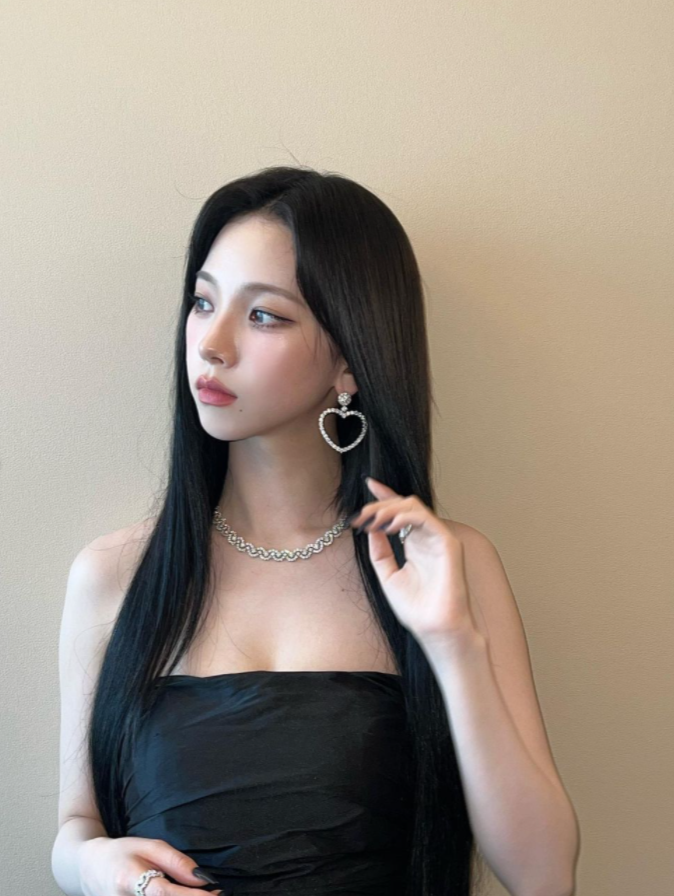 aespa隊長Karina爆地下情 熱戀《還魂》型男李宰旭公開認愛