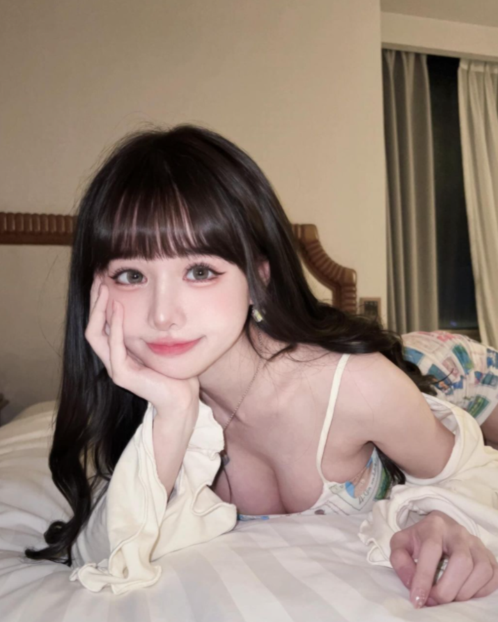 Twitch知名實況主依渟。(圖/翻攝自IG@et.1231)