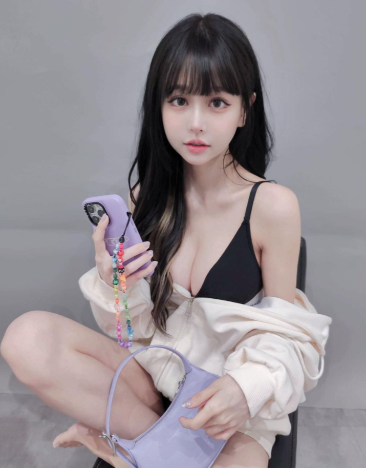 Twitch知名實況主依渟。(圖/翻攝自IG@et.1231)