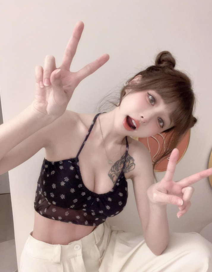 Twitch知名實況主依渟。(圖/翻攝自IG@et.1231)